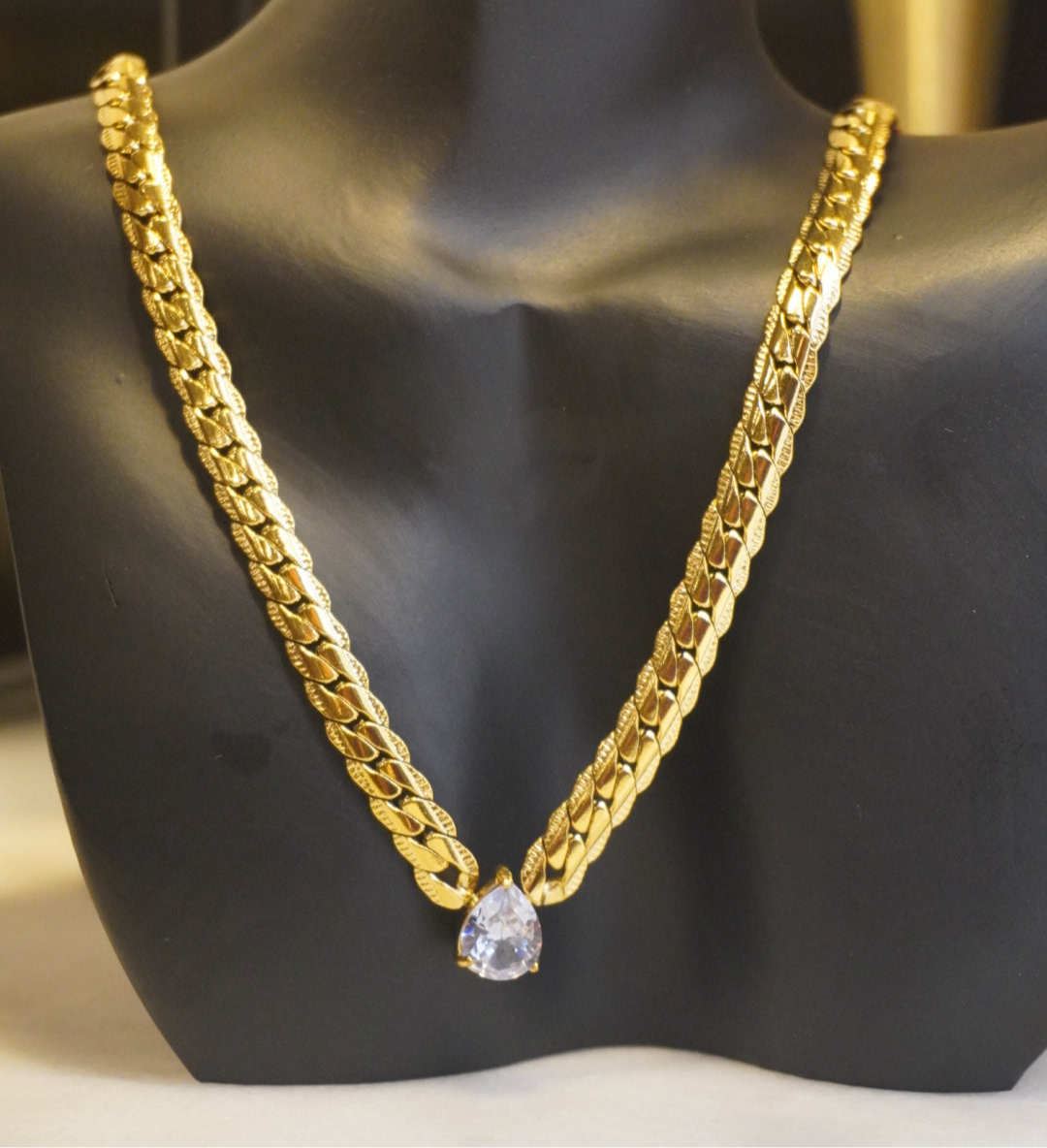 LUXE DIAMOND NECKLACE